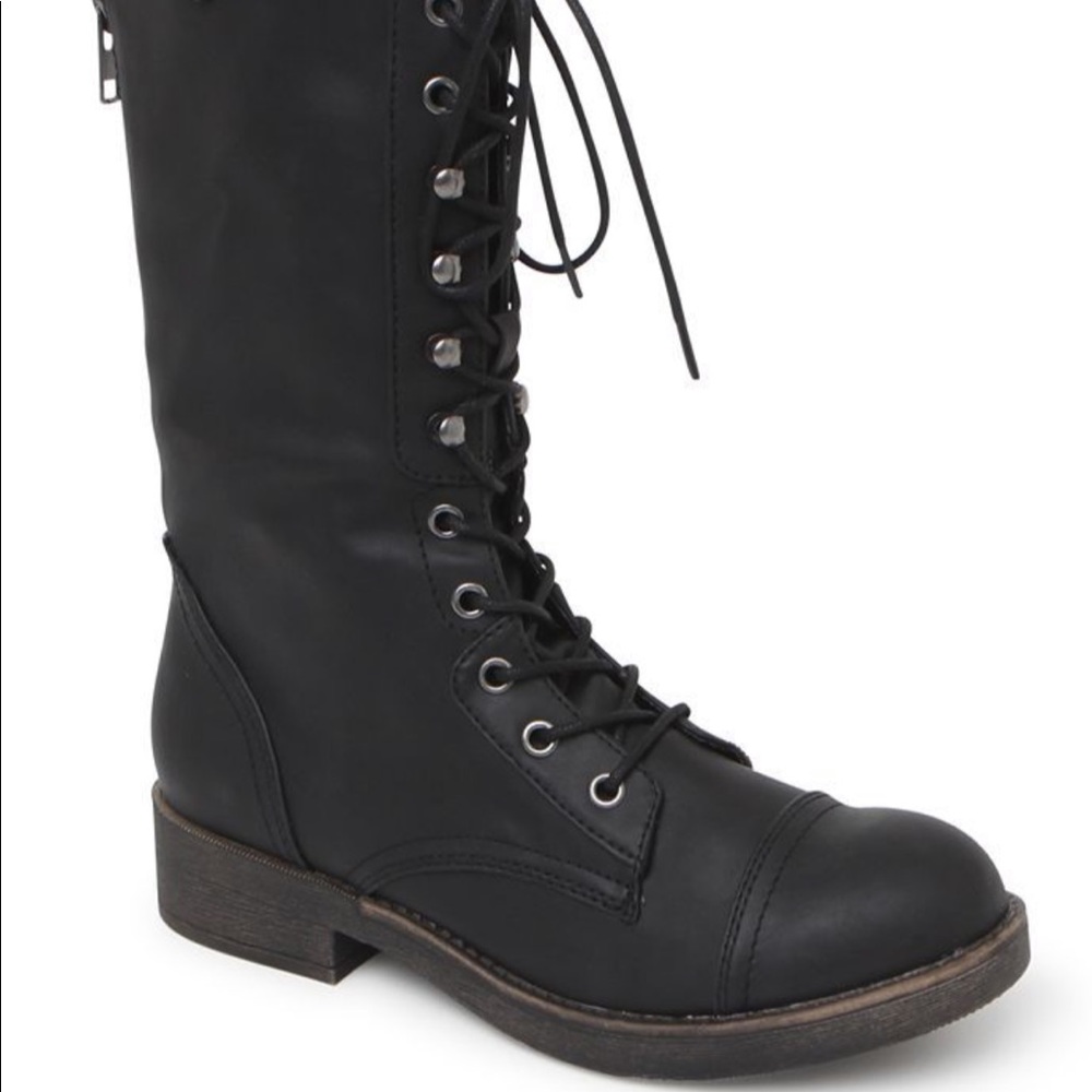 Kendall and Kylie combat boots - Picture 2 of 2